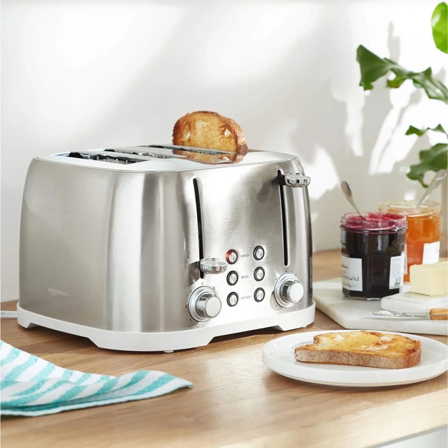 Amazonbasics 4-Slice Stainless Steel Toaster