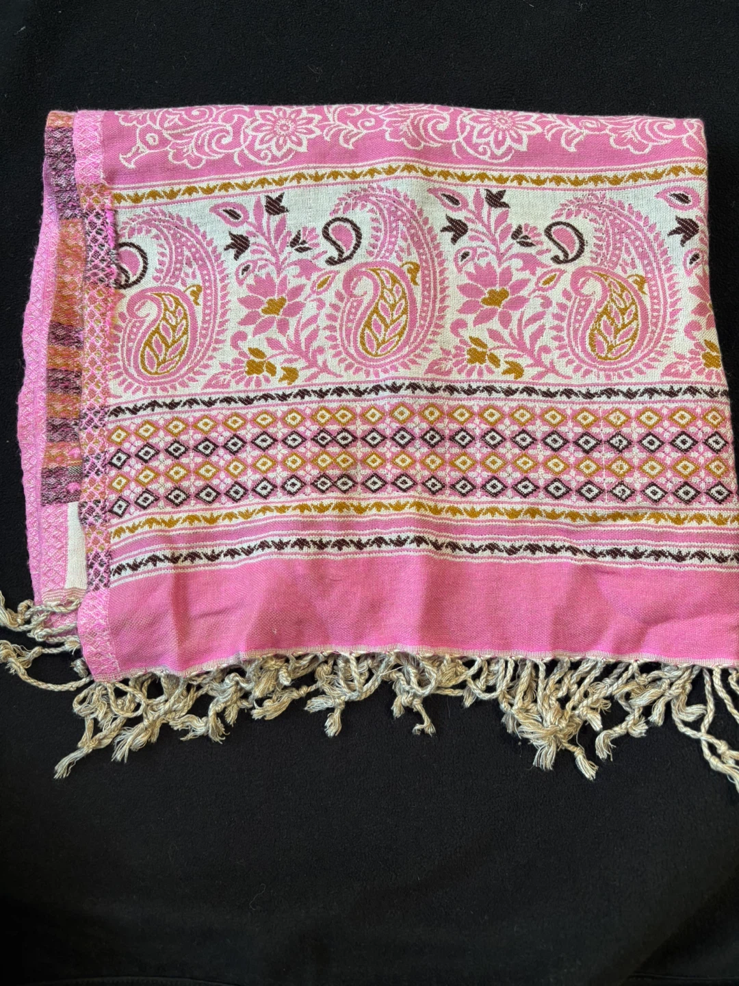 Ladies Pink Paisley Scarf with Fringes