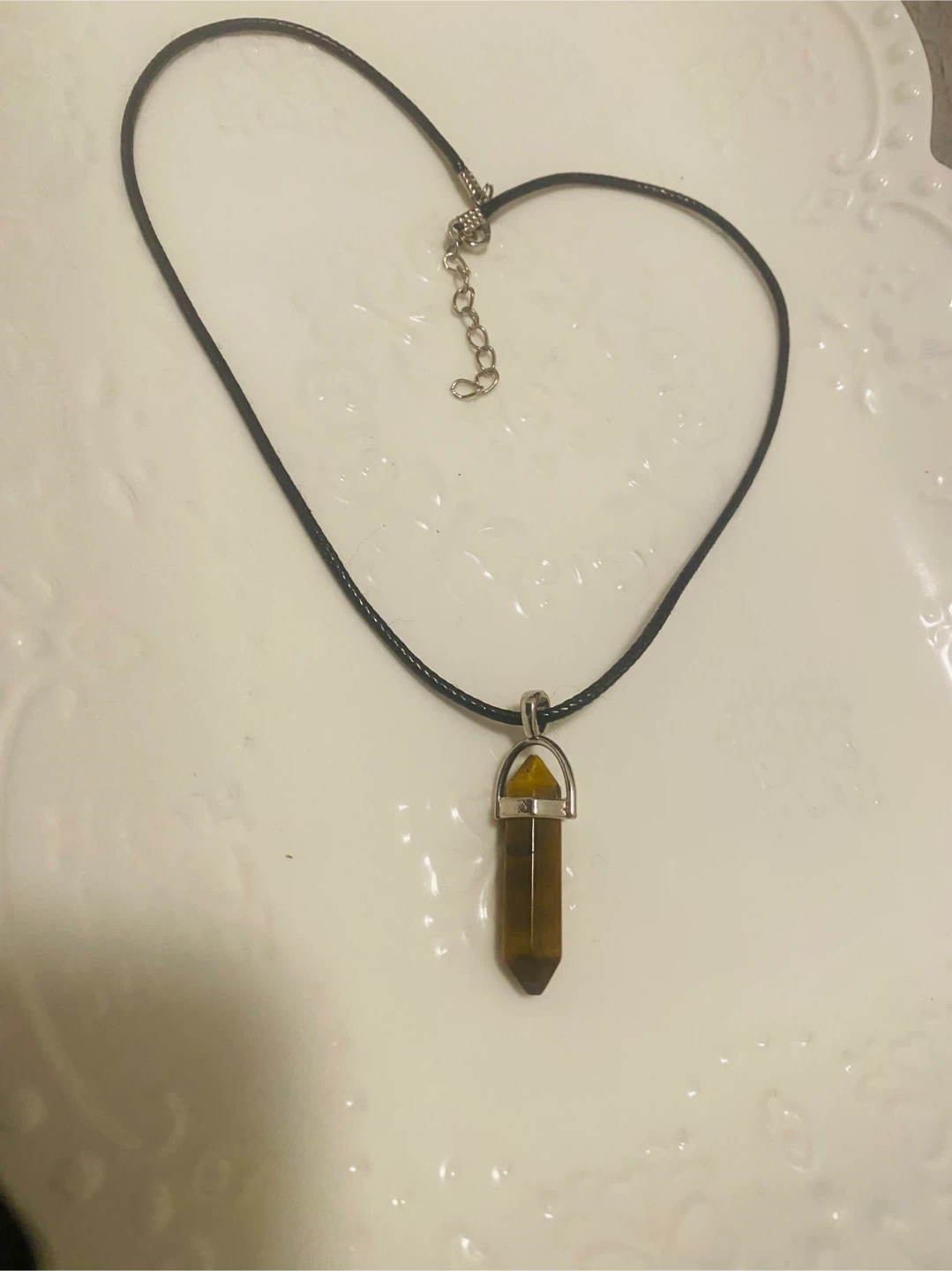 News / unused Tiger's Eye Crystal Pendant Necklace