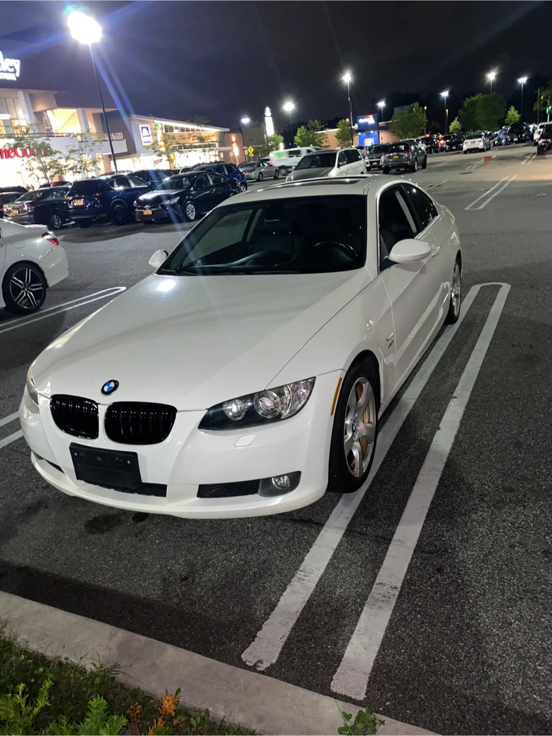White BMW Coupe - photo 2