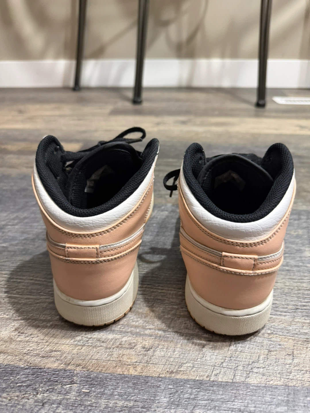 Air Jordan 1 Mid SE Youth Sneakers - photo 3