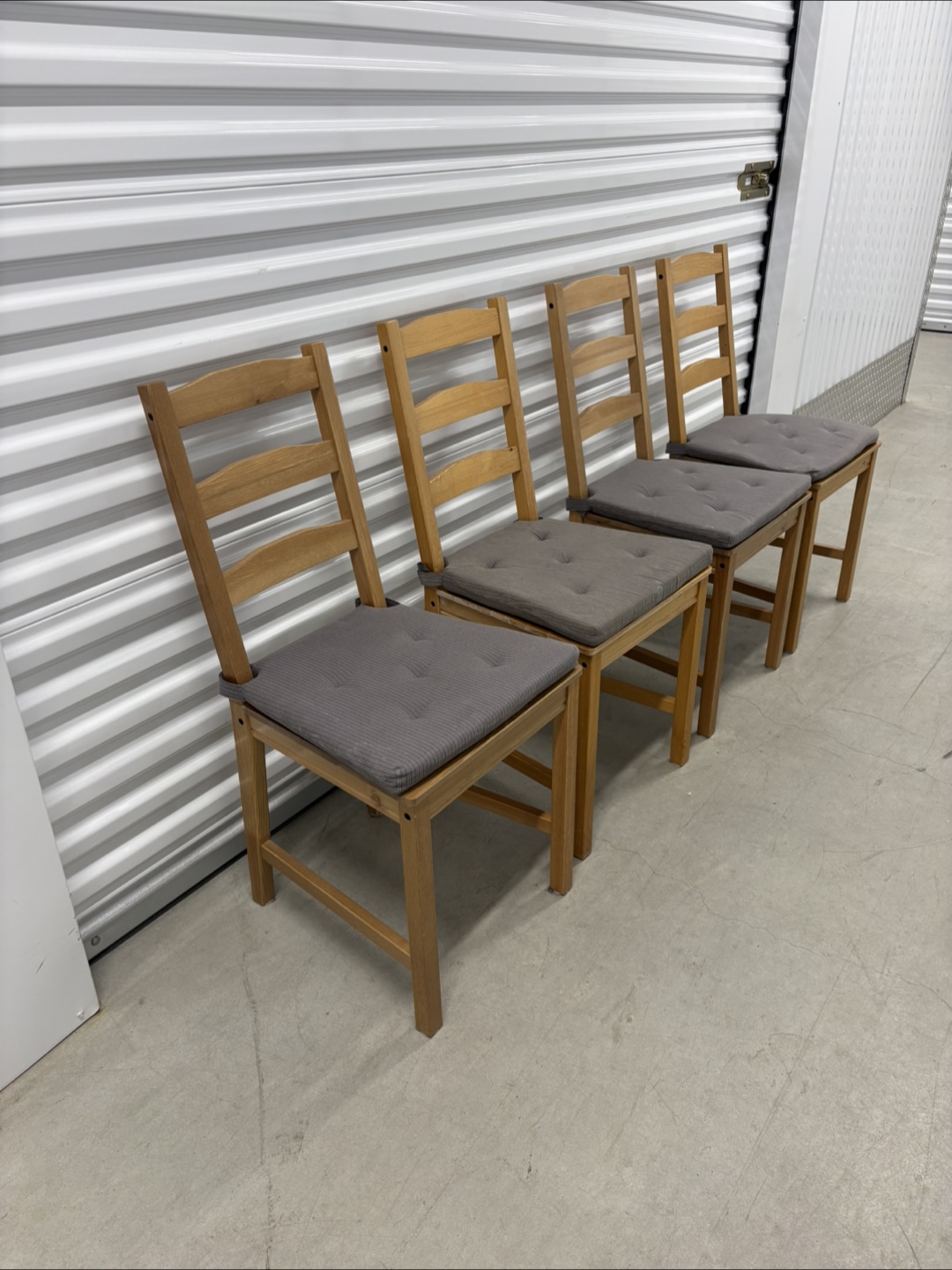 Can deliver—4 Ikea chairs with cushions. - photo 3
