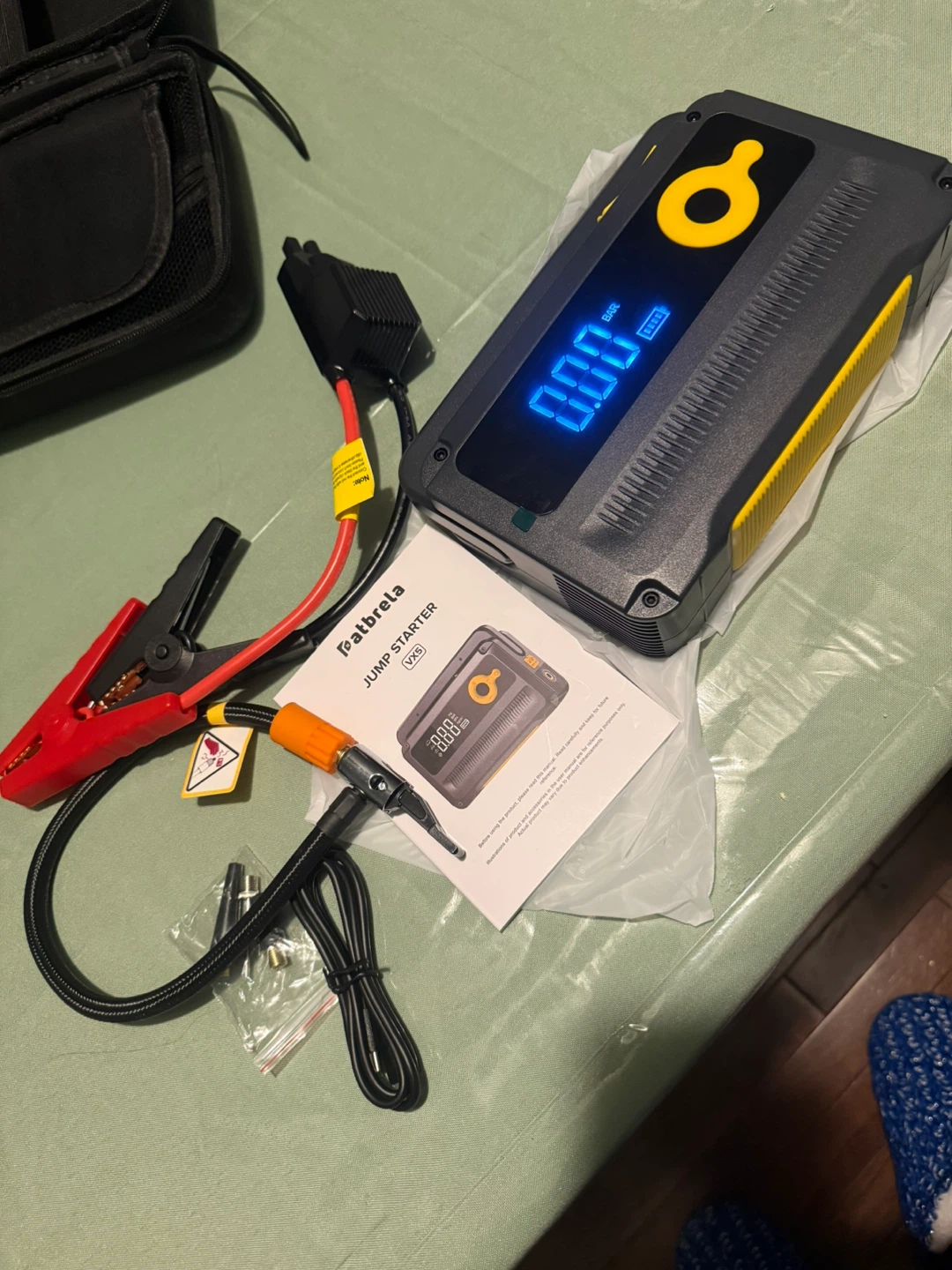 Jump starter 4 in 1 design - photo 2