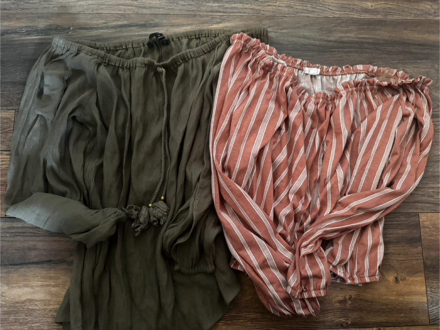 Bundle of Women's Clothing - photo 3