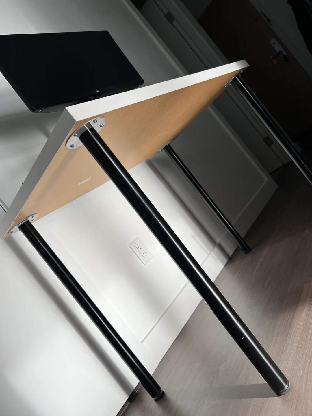 Super Package! Desk + Monitor and Stand Riser + Gaming Chair - photo 3