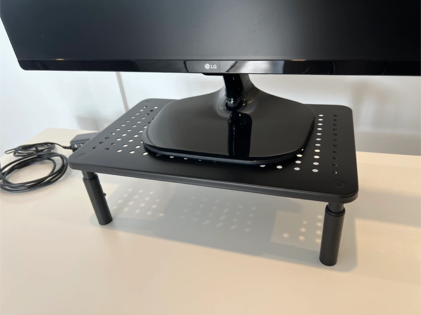 Super Package! Desk + Monitor and Stand Riser + Gaming Chair - photo 5