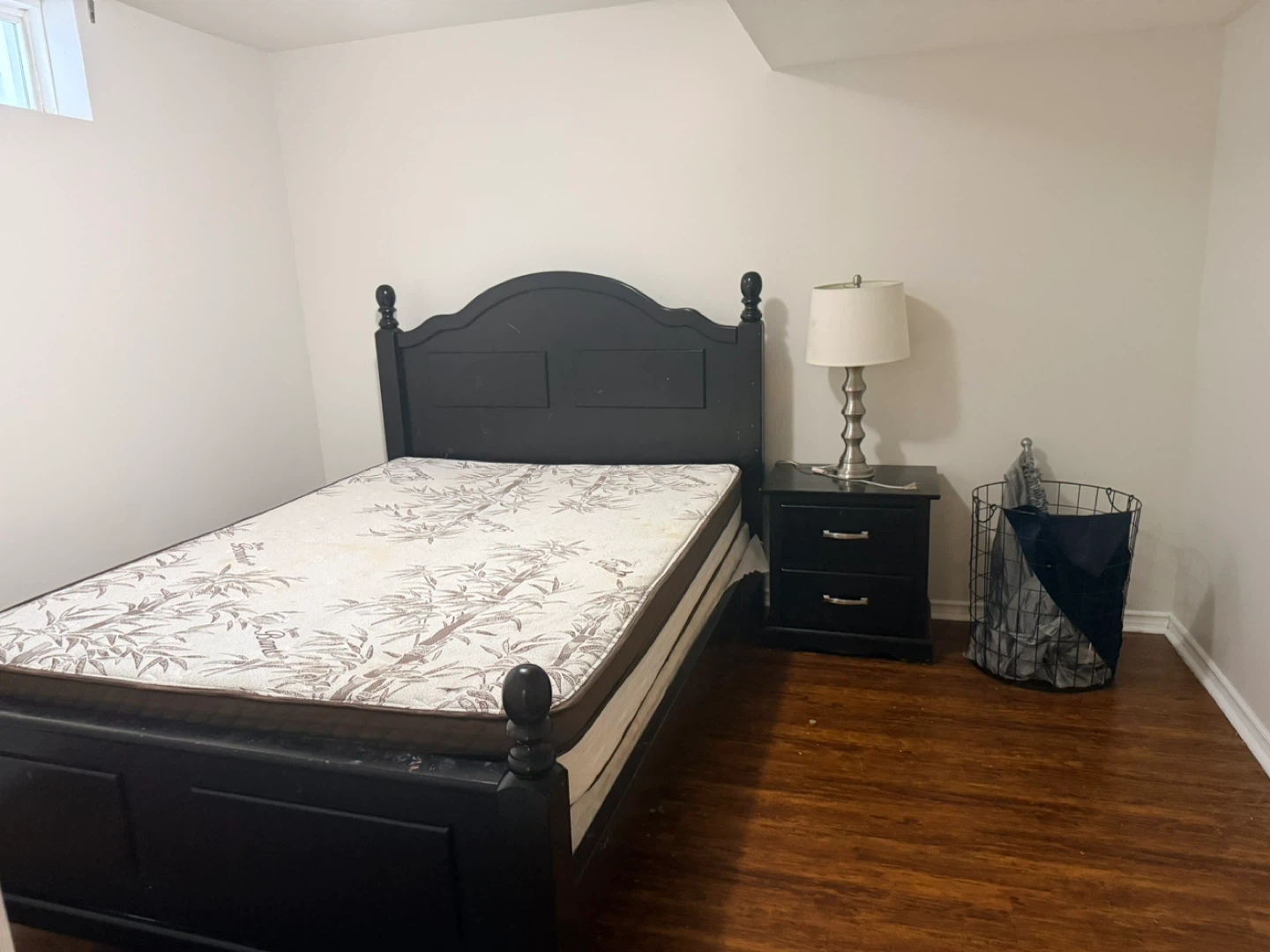 Furnished 2-Bedroom Basement Apartment | 2 Parking - photo 4