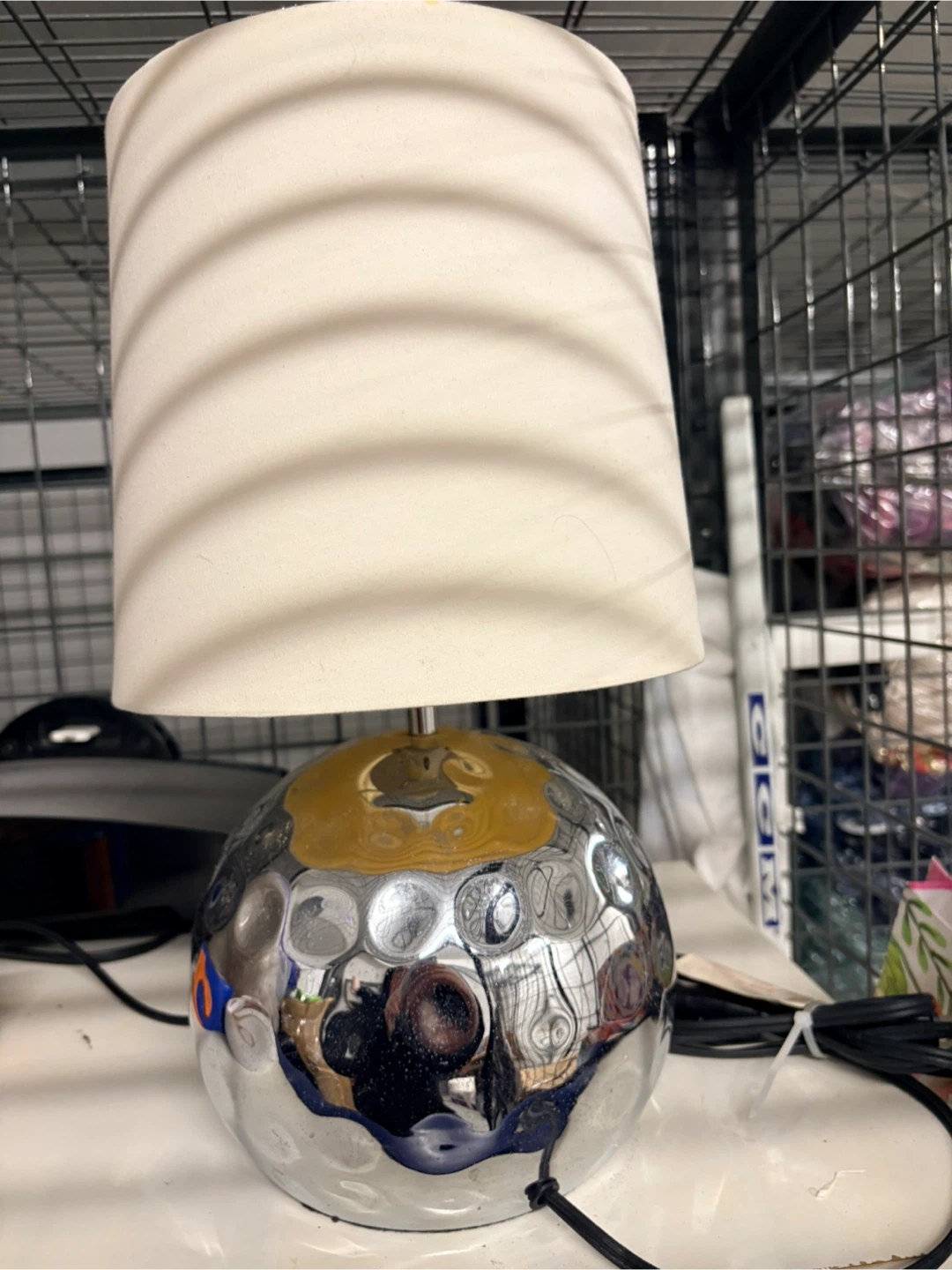 Decorative Accent Lamp with Textured Globe Base
