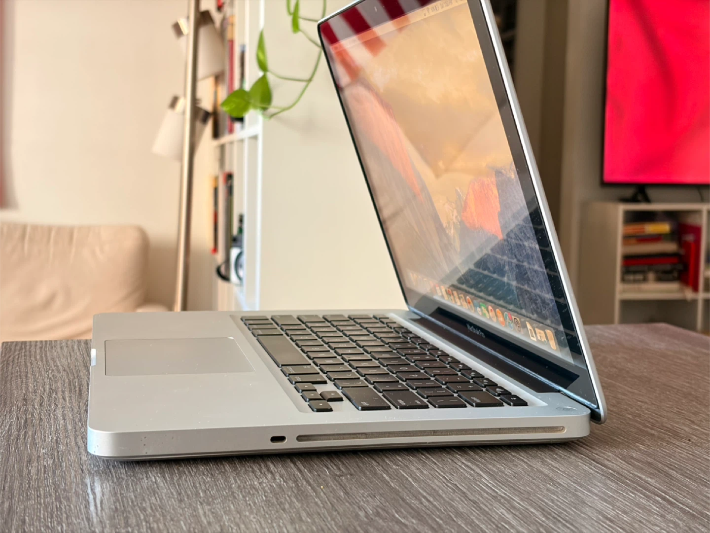 Apple MacBook Pro (13-inch, Early 2011) - photo 3