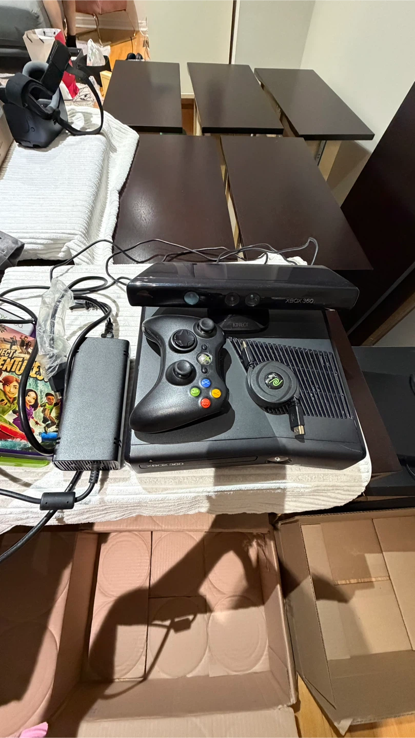 Xbox 360 Console with Kinect and Controller - photo 3