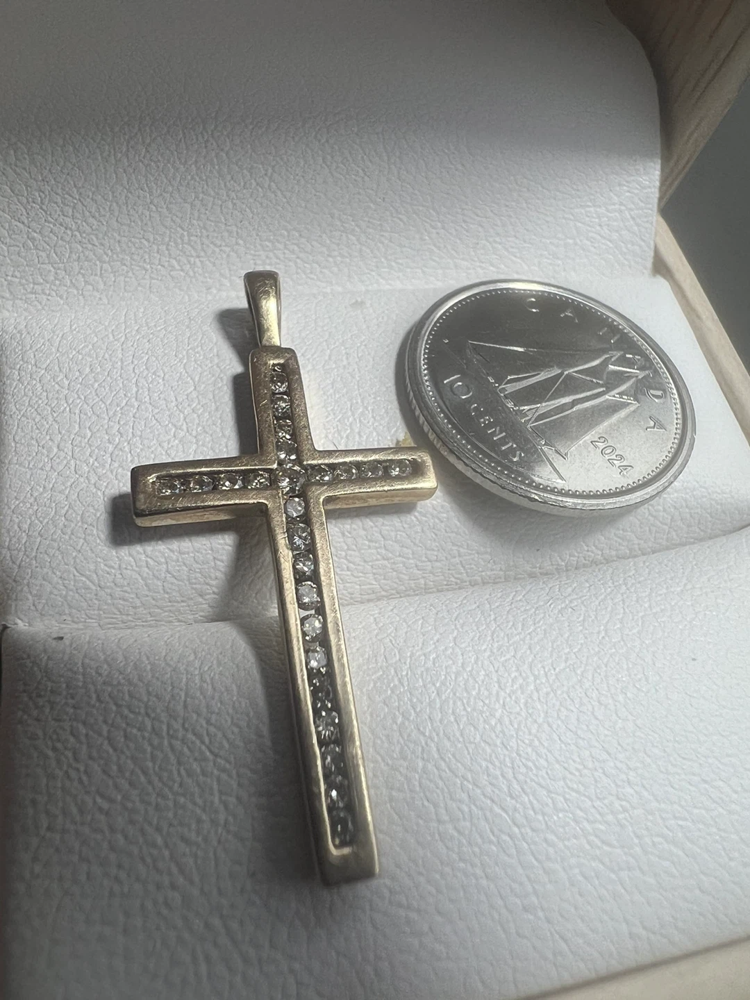 10 k Gold Diamond Cross Pendant - photo 3