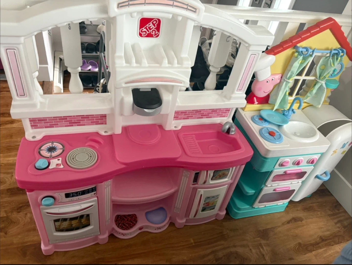 Step 2 Fun With Friends Kitchen (Pink)