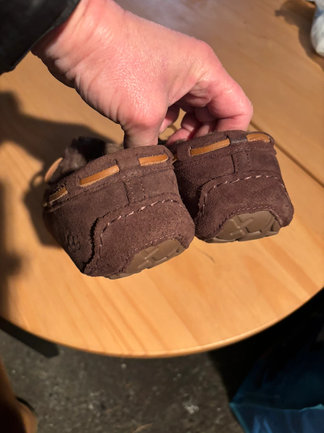 UGG shoes for adults - photo 3