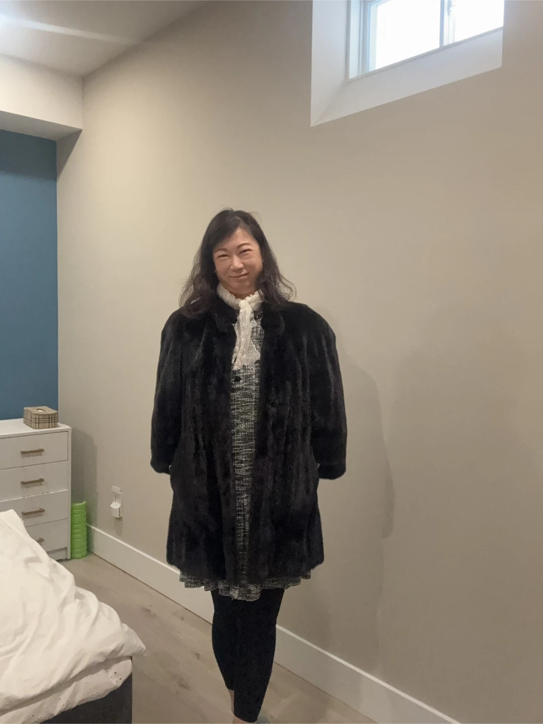Demi brown female Mink Fur Coat - photo 4