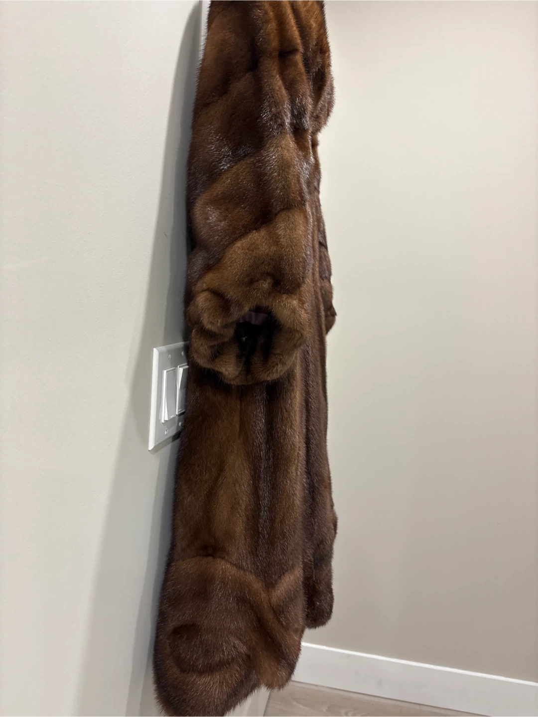 Demi brown female Mink Fur Coat - photo 3