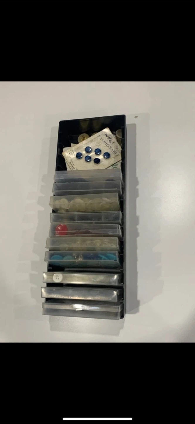 Assorted buttons - photo 2