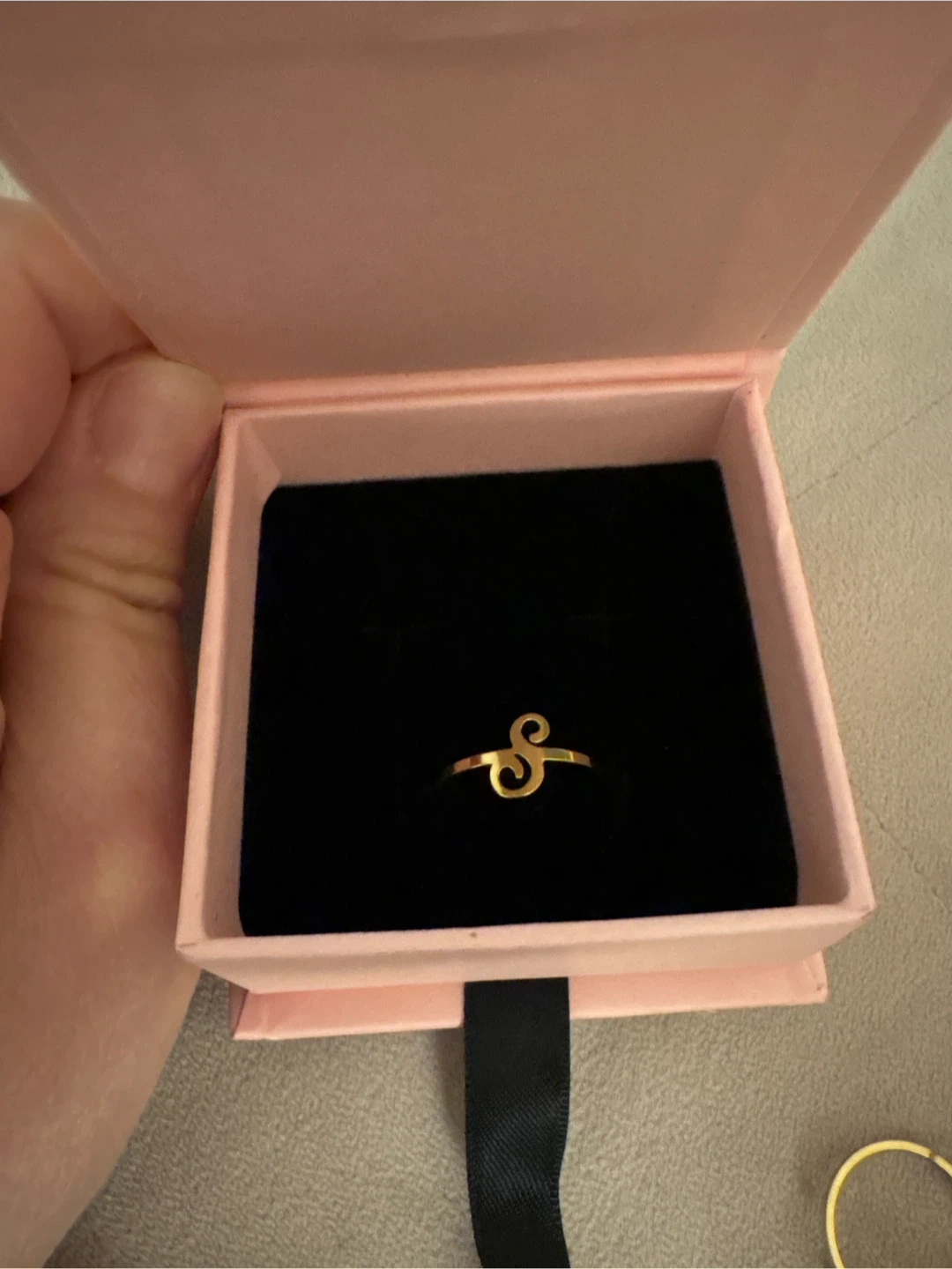 initial 'S' ring