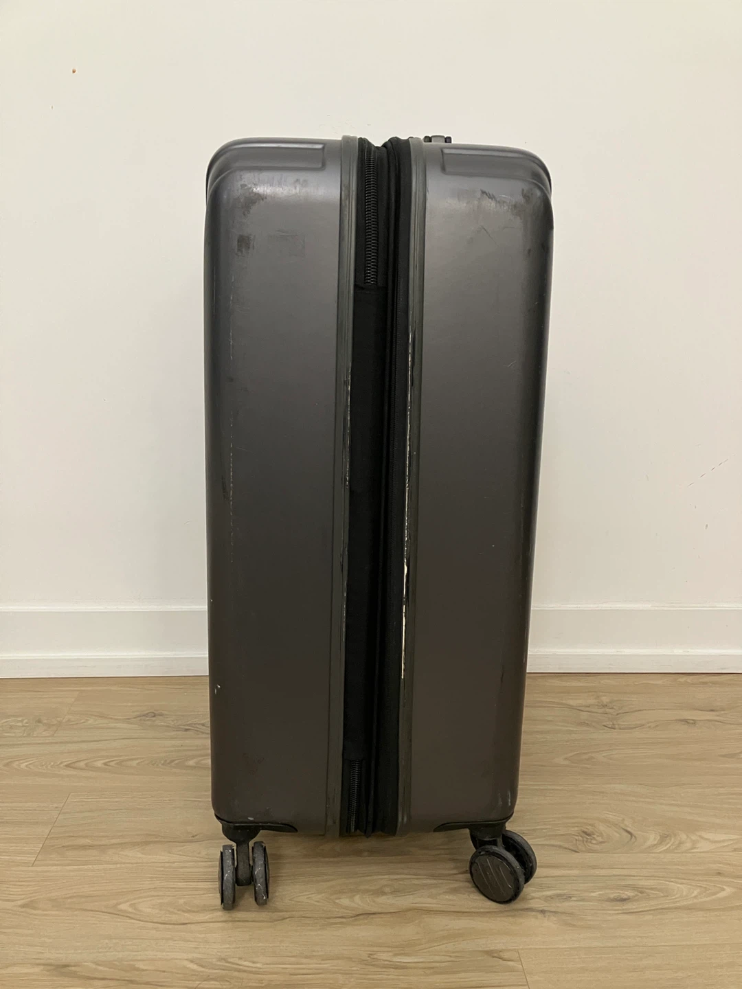 Delsey 24” Hardside Luggage - photo 3