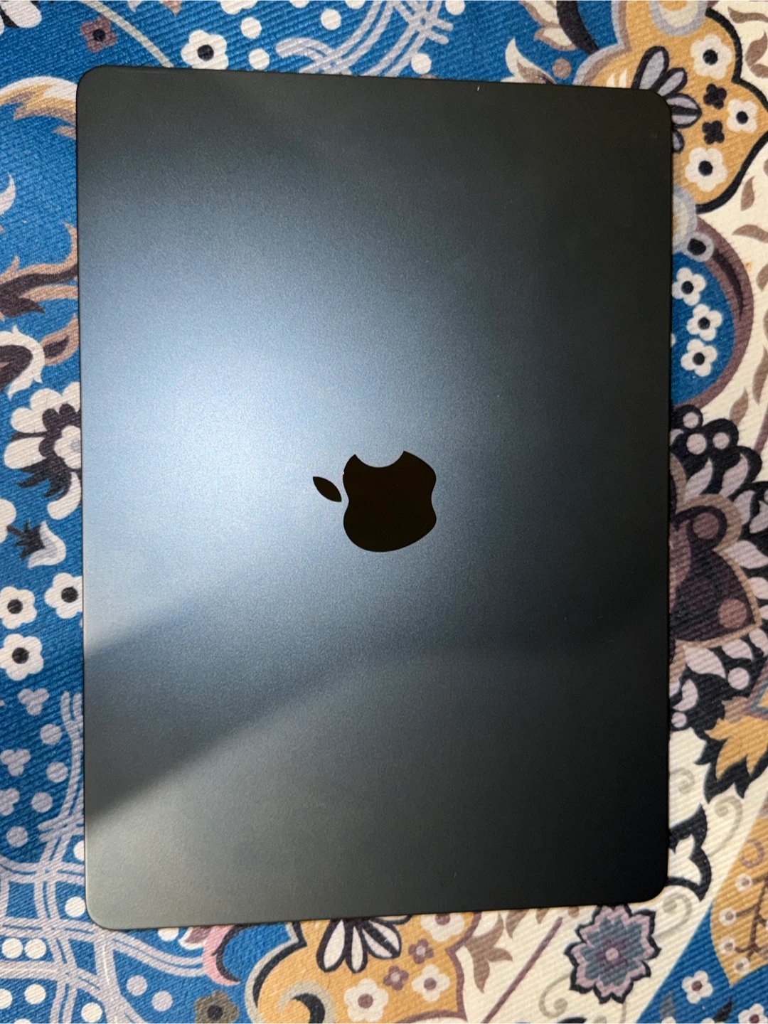 13” MacBook Air - M2 (8GB RAM - 256 GB SSD)