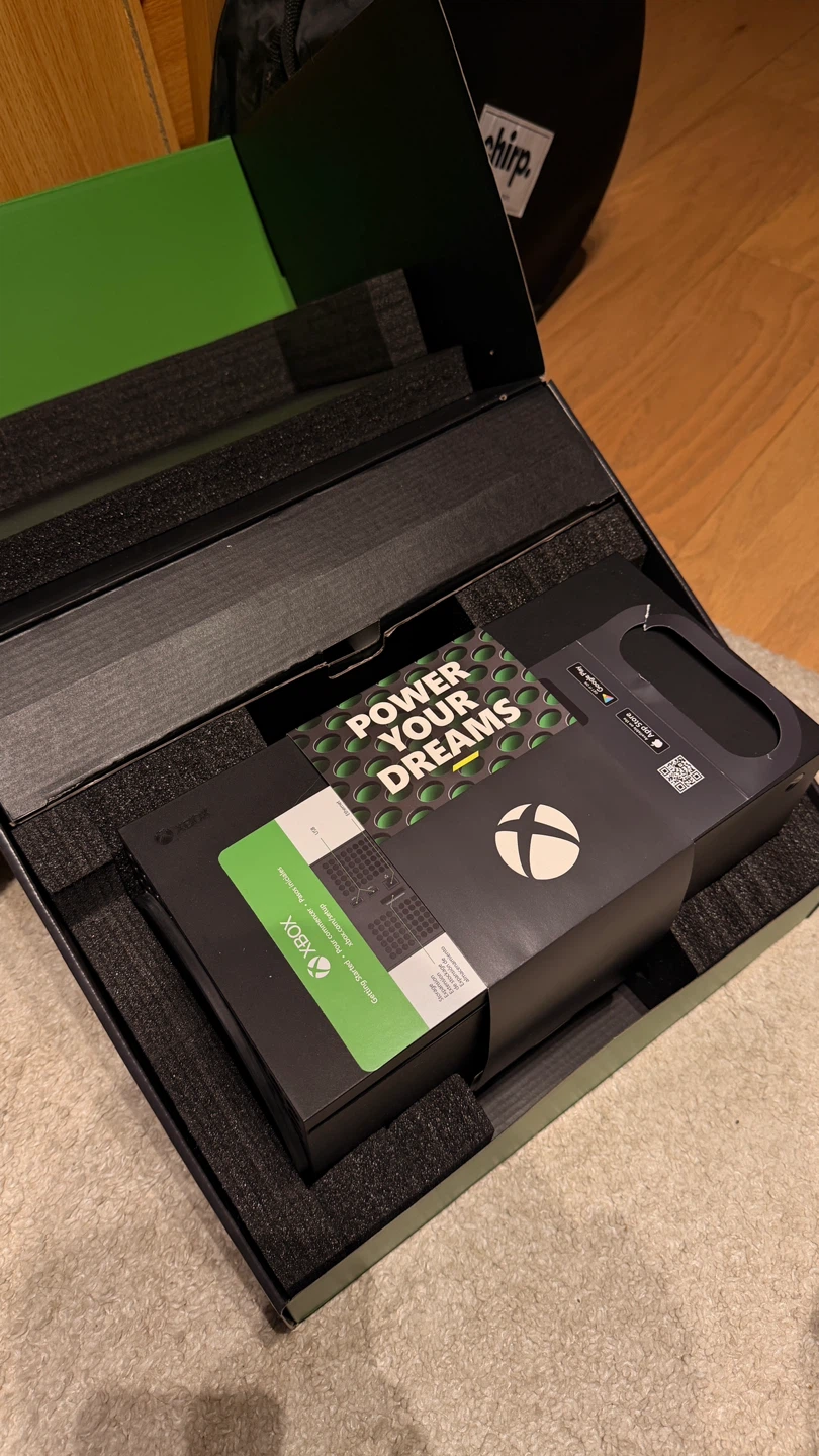 Xbox Series X 1TB SSD Console with free extras - photo 2