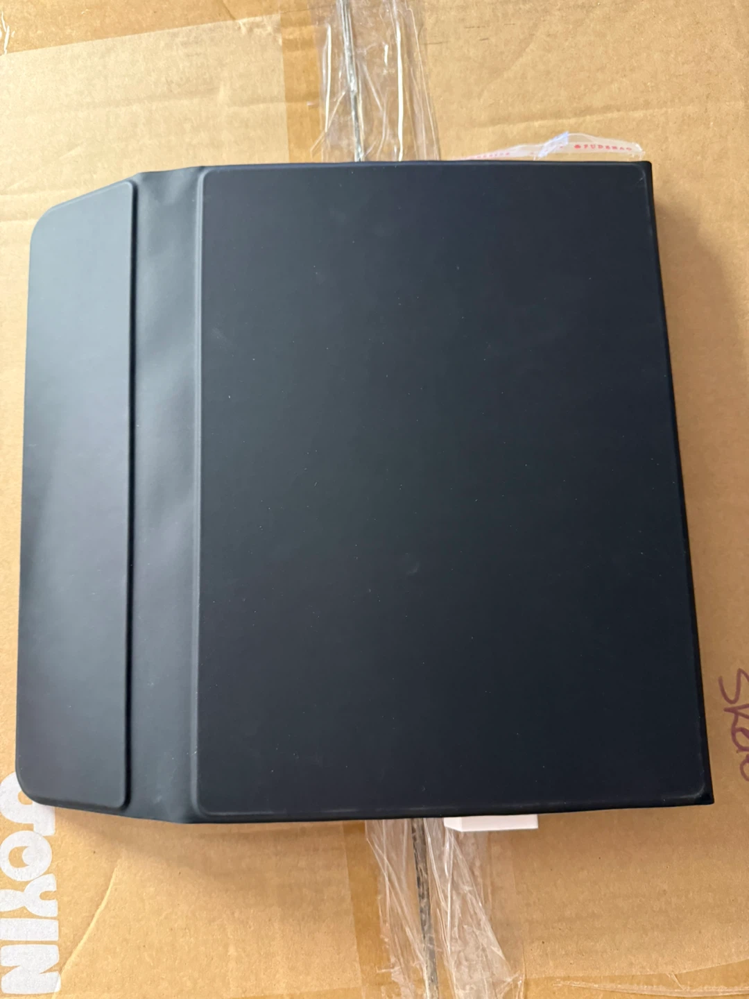 Black Wireless Keyboard Case for 10th Gen iPad - photo 3