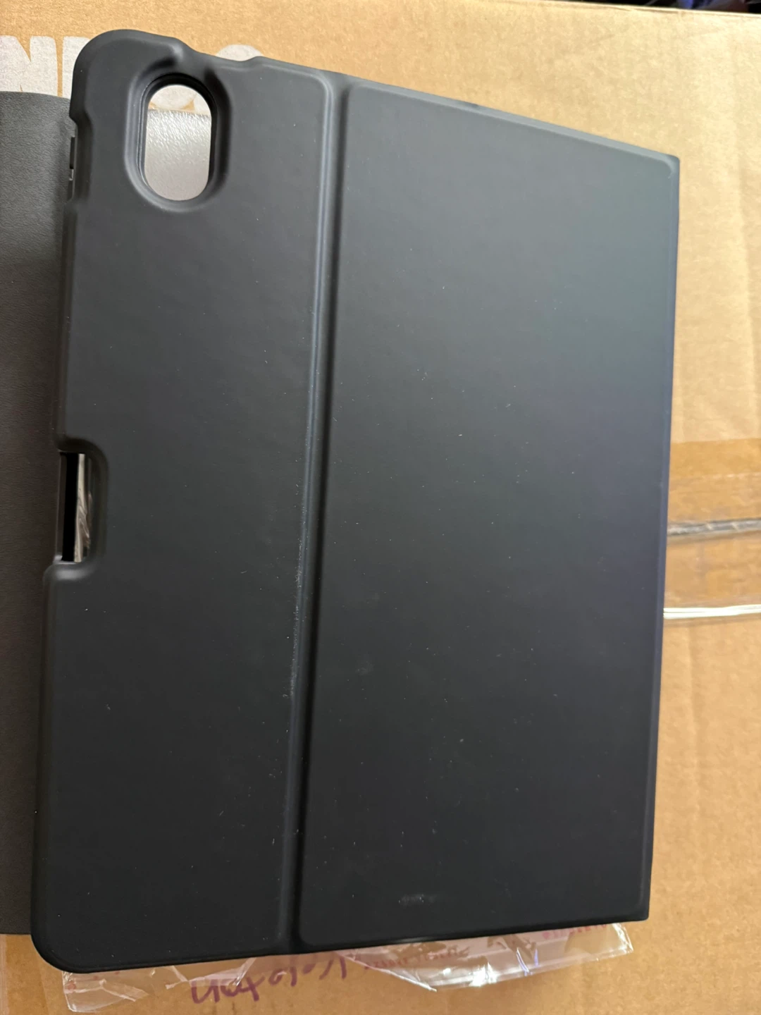 Black Wireless Keyboard Case for 10th Gen iPad - photo 2