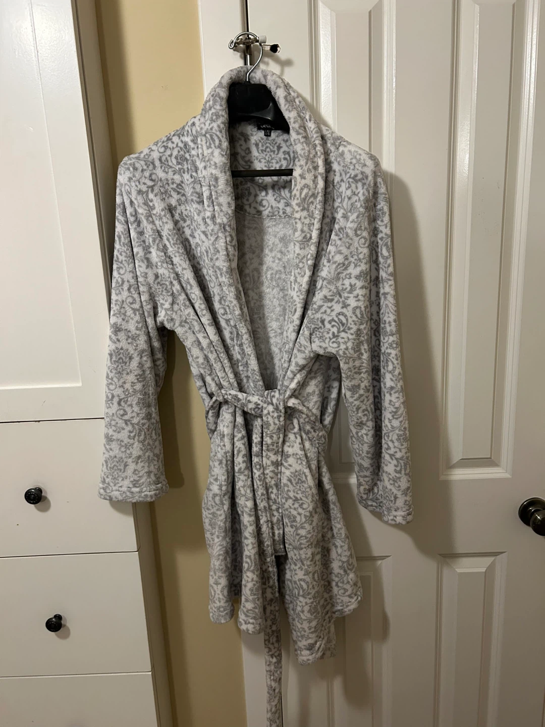 George. Fleece Robe L-XL Grey Damask Pattern