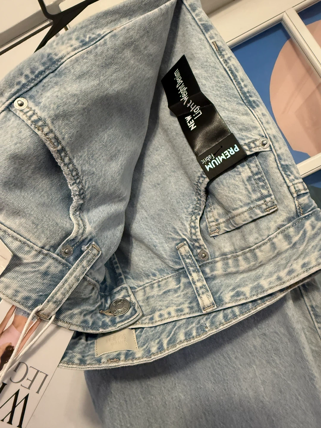 Women's Light Wash Wide Leg Jeans 7 - photo 4