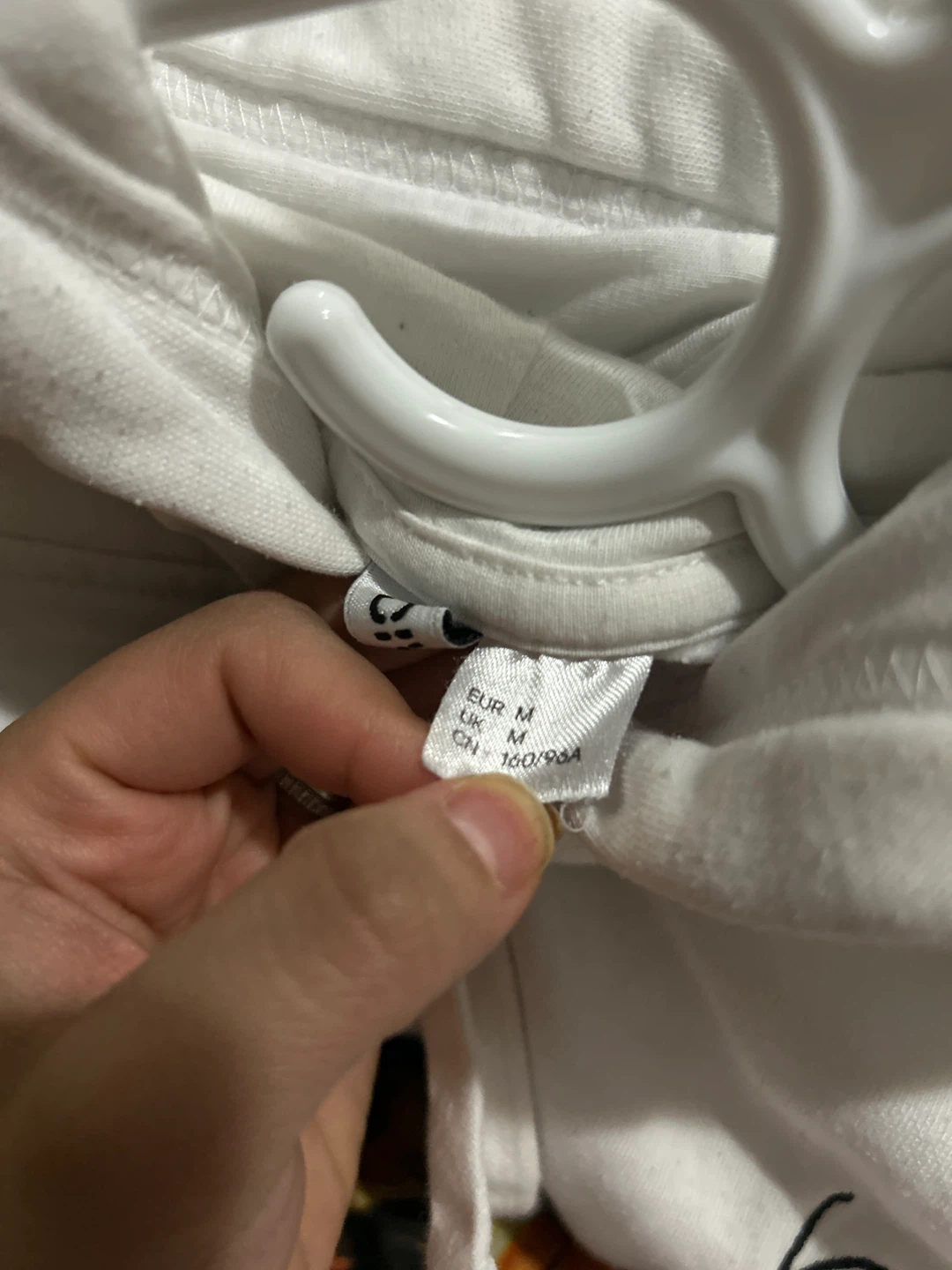 H&M Divided White 'love' Hoodie - Size M - photo 5