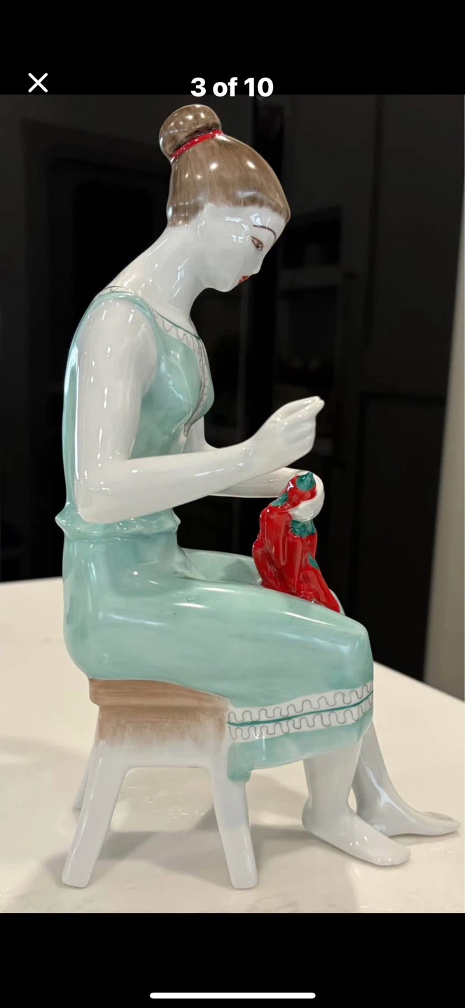 Hollóháza Porcelain Figurine - Woman Knitting - photo 2