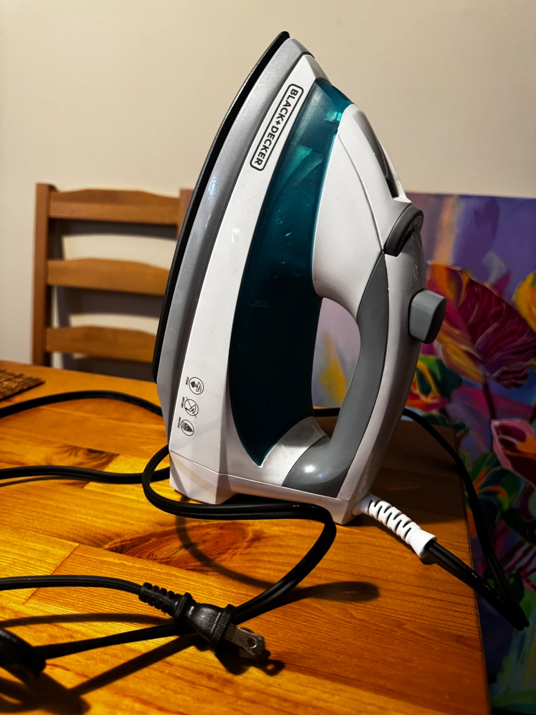 Black+Decker Light N' Easy Steam Iron - photo 2