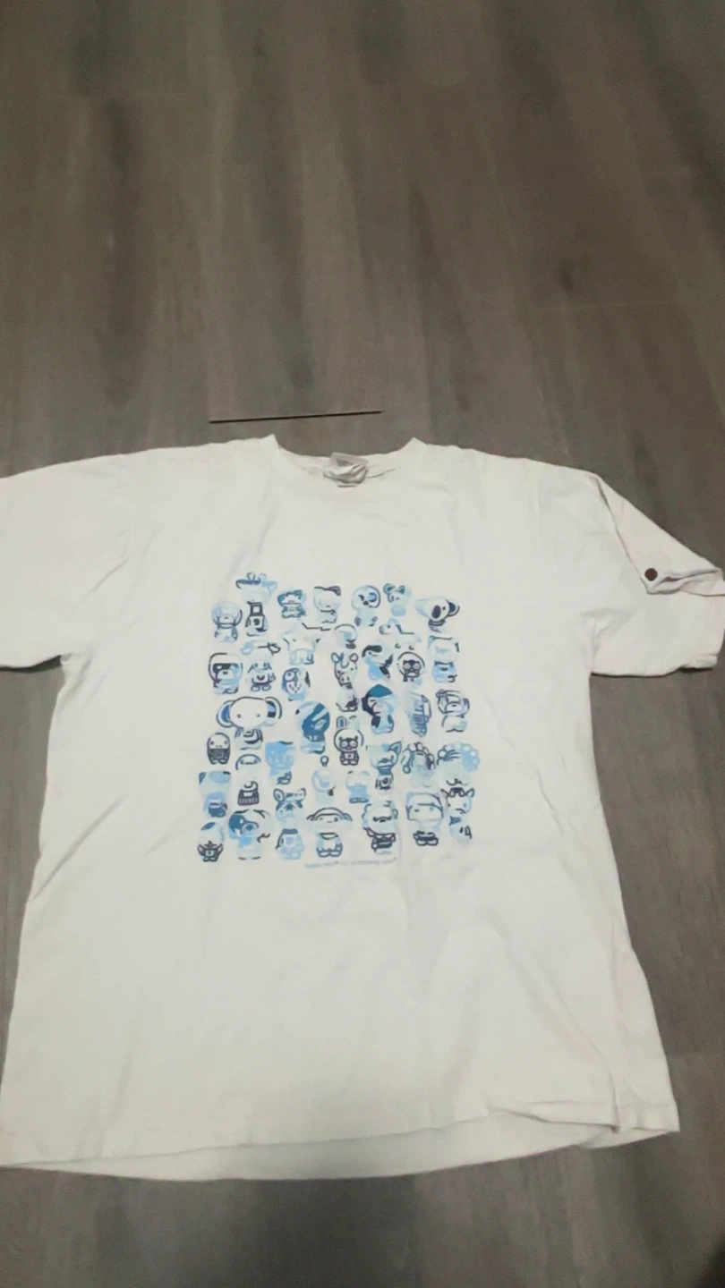 A Bathing Ape (BAPE) White Graphic T-Shirt XL