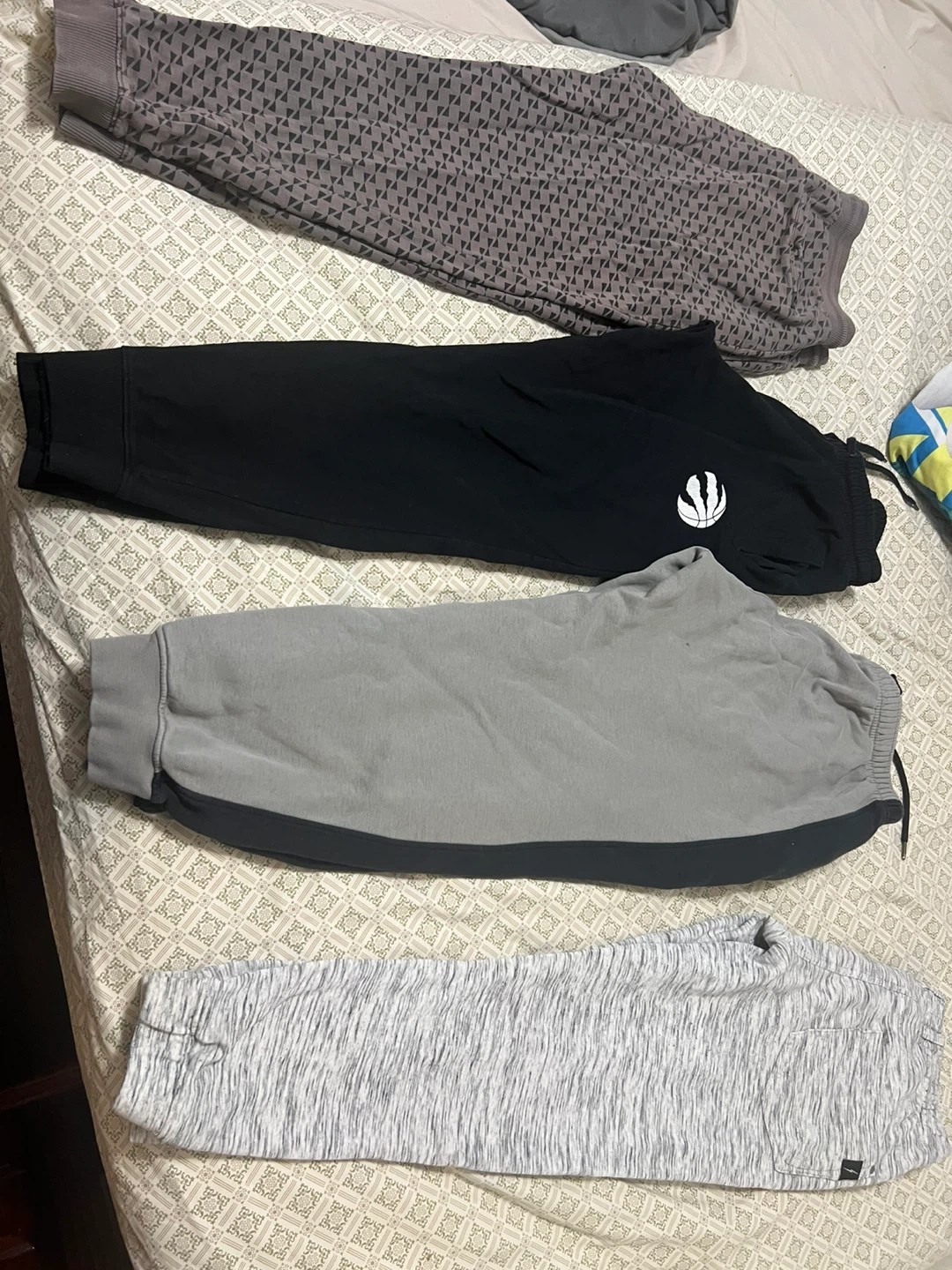 Bundle of 7 Pairs of Men's Joggers - photo 2