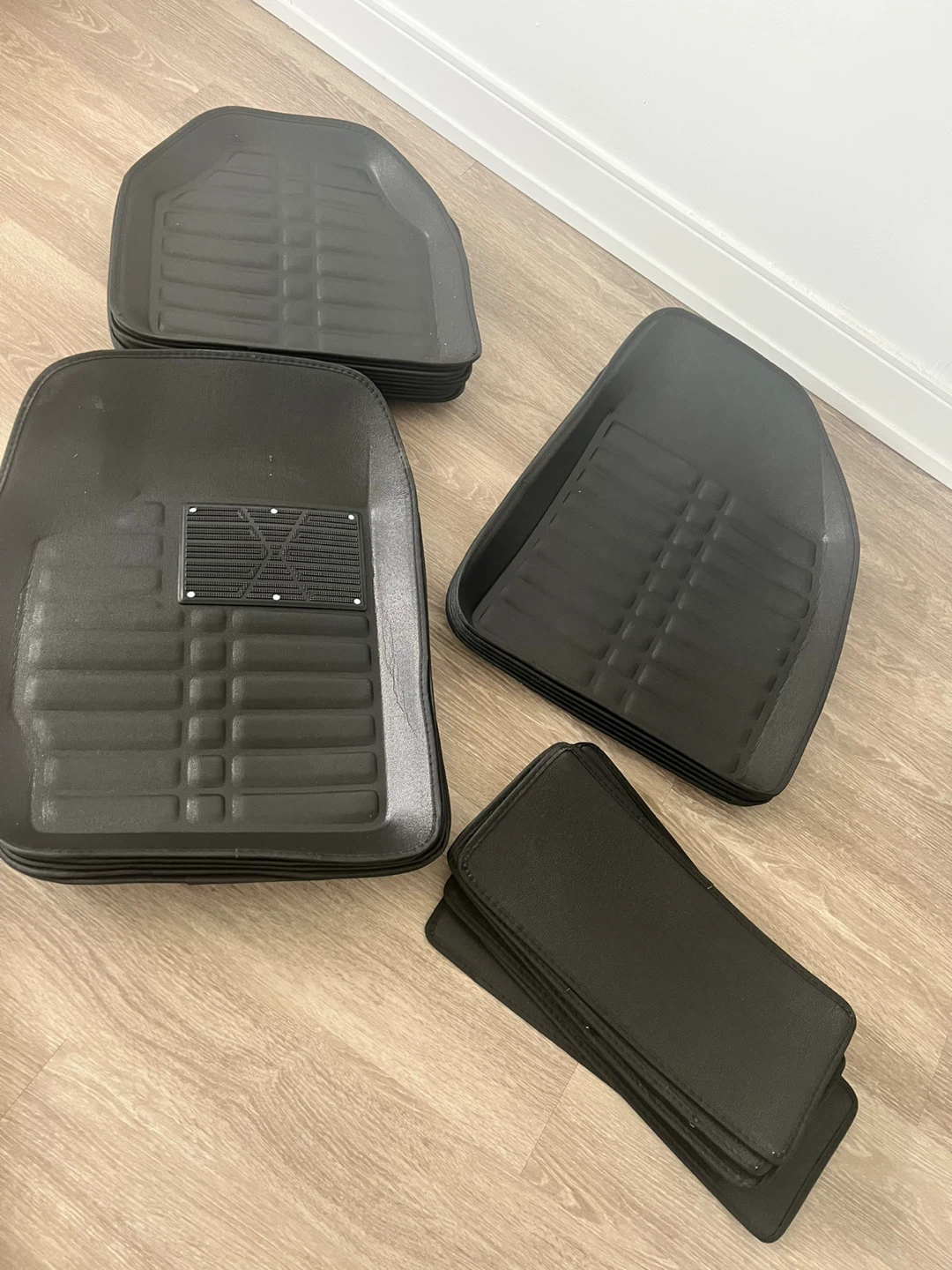 Universal Car Mats Set - photo 2