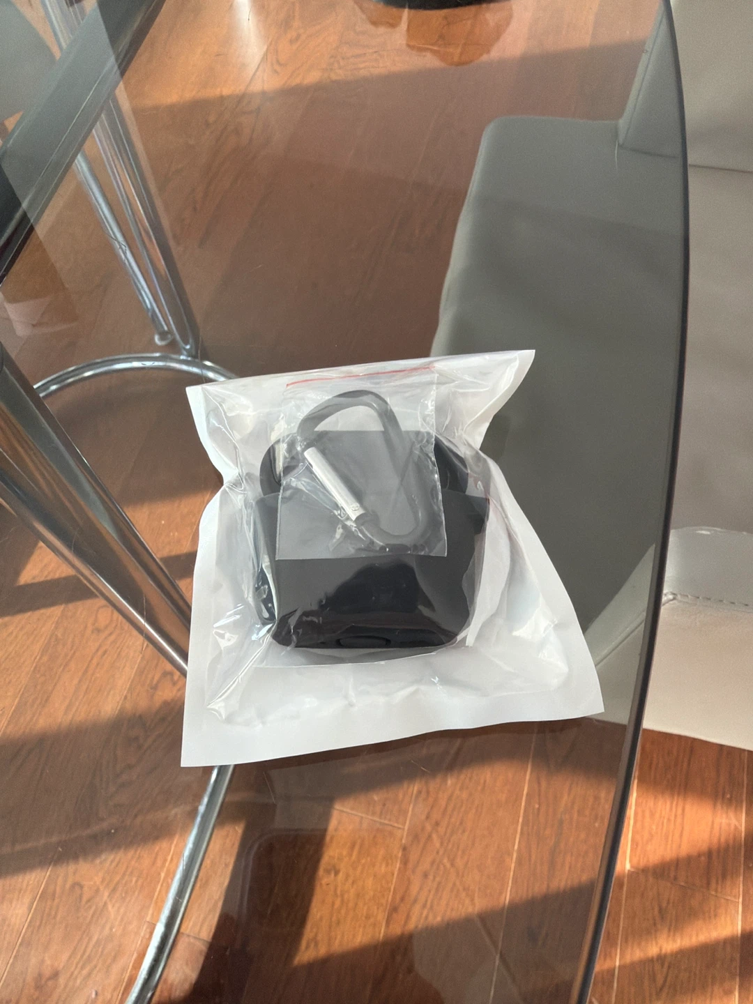 Black Silicone Protective Case with Carabiner for AirPods Pro - photo 2