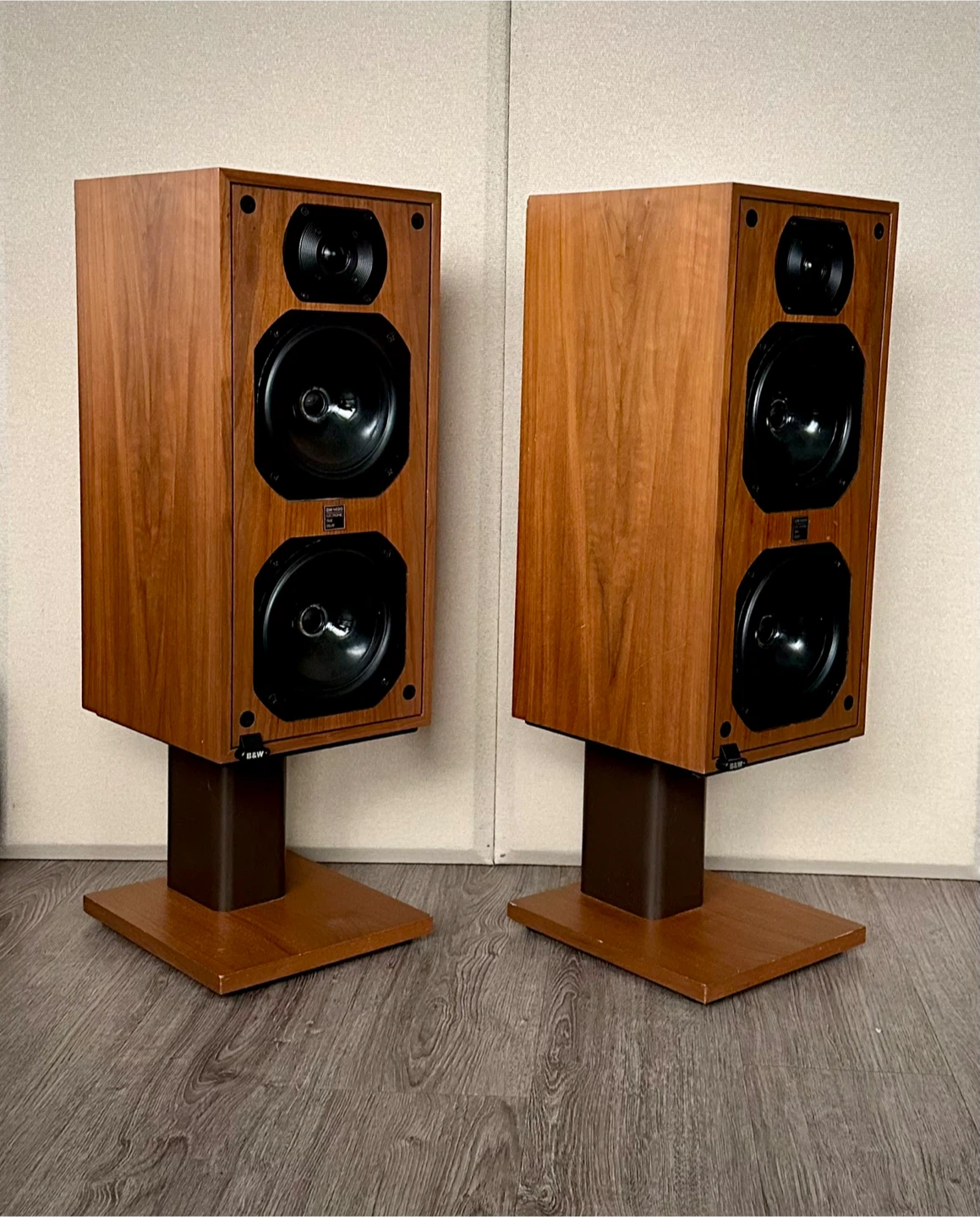 B&W DM1400 Speakers