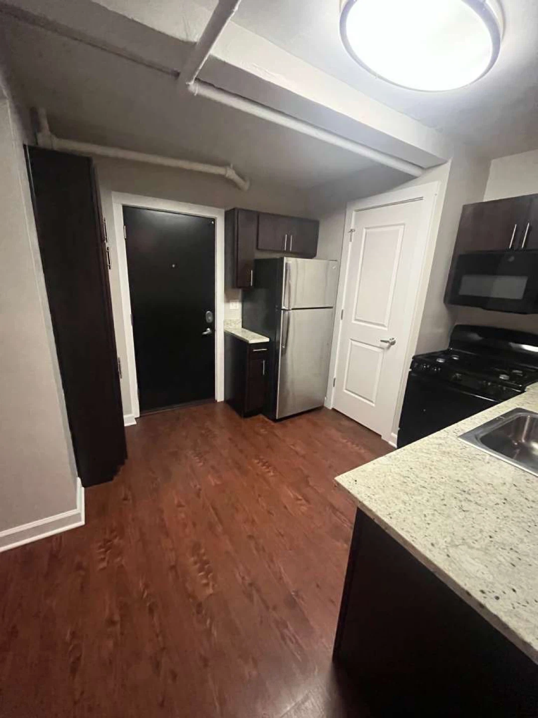 Apartment for Rent - photo 2