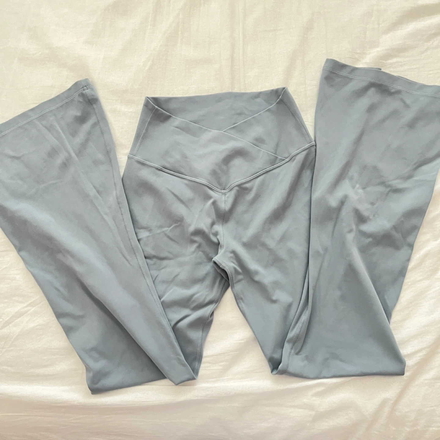 CRZ YOGA Butterluxe Flare Leggings 31'' - V Cross Waist - photo 3