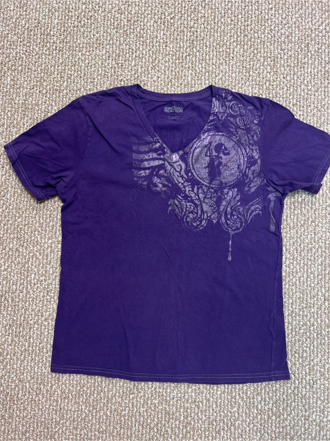 Kenneth Cole Reaction Purple Graphic V-Neck T-Shirt Size L