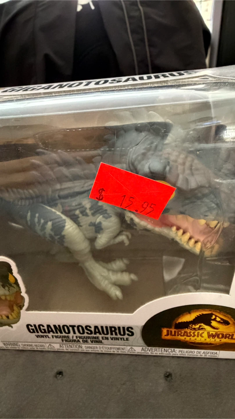 urassic World Giganotosaurus Vinyl Figure - photo 2