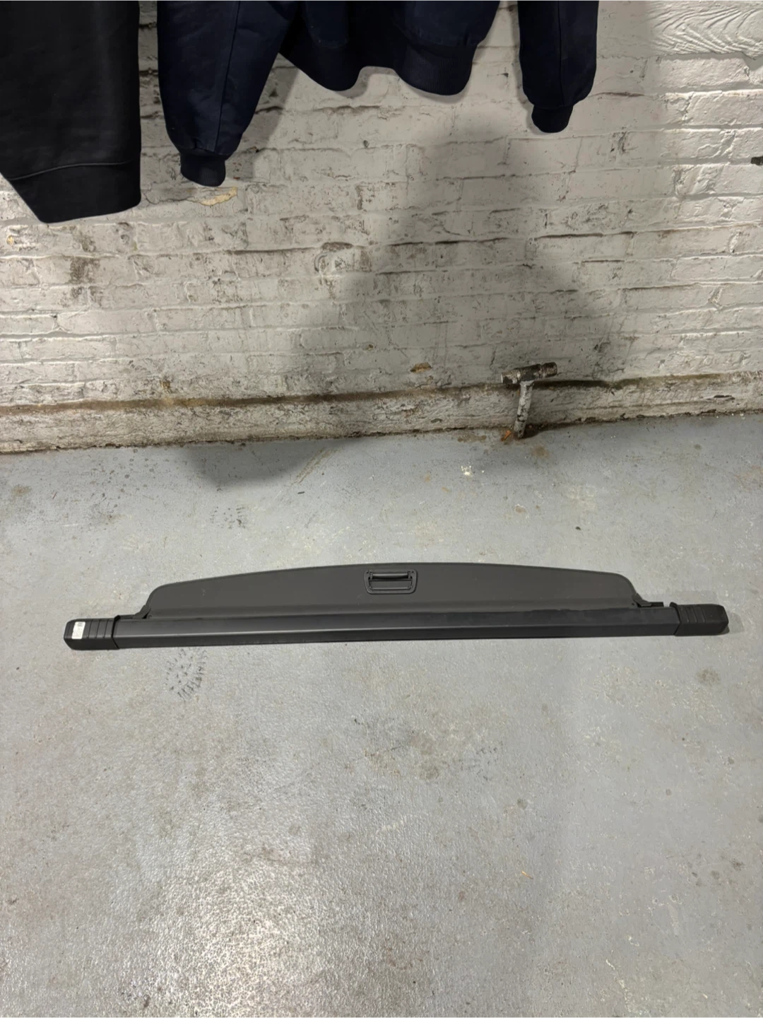 Volkswagen Cargo Cover Retractable for 2018-2023 - photo 2