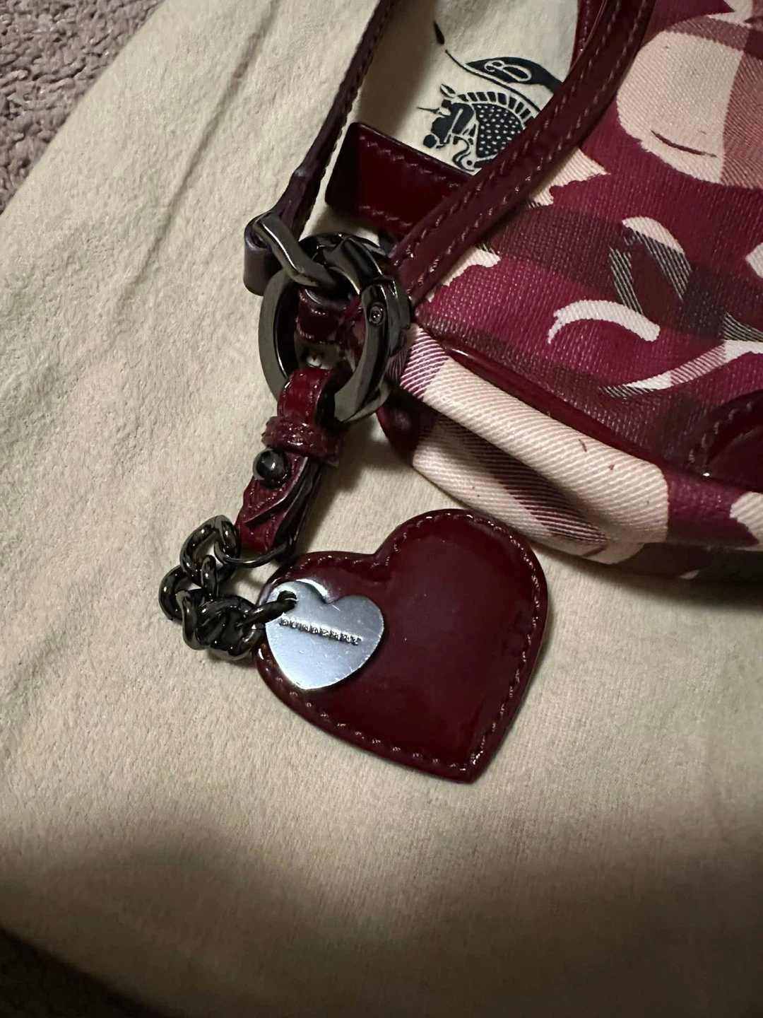 New Burberry Nova Check Heart Print Coated Canvas Shoulder Bag - photo 4