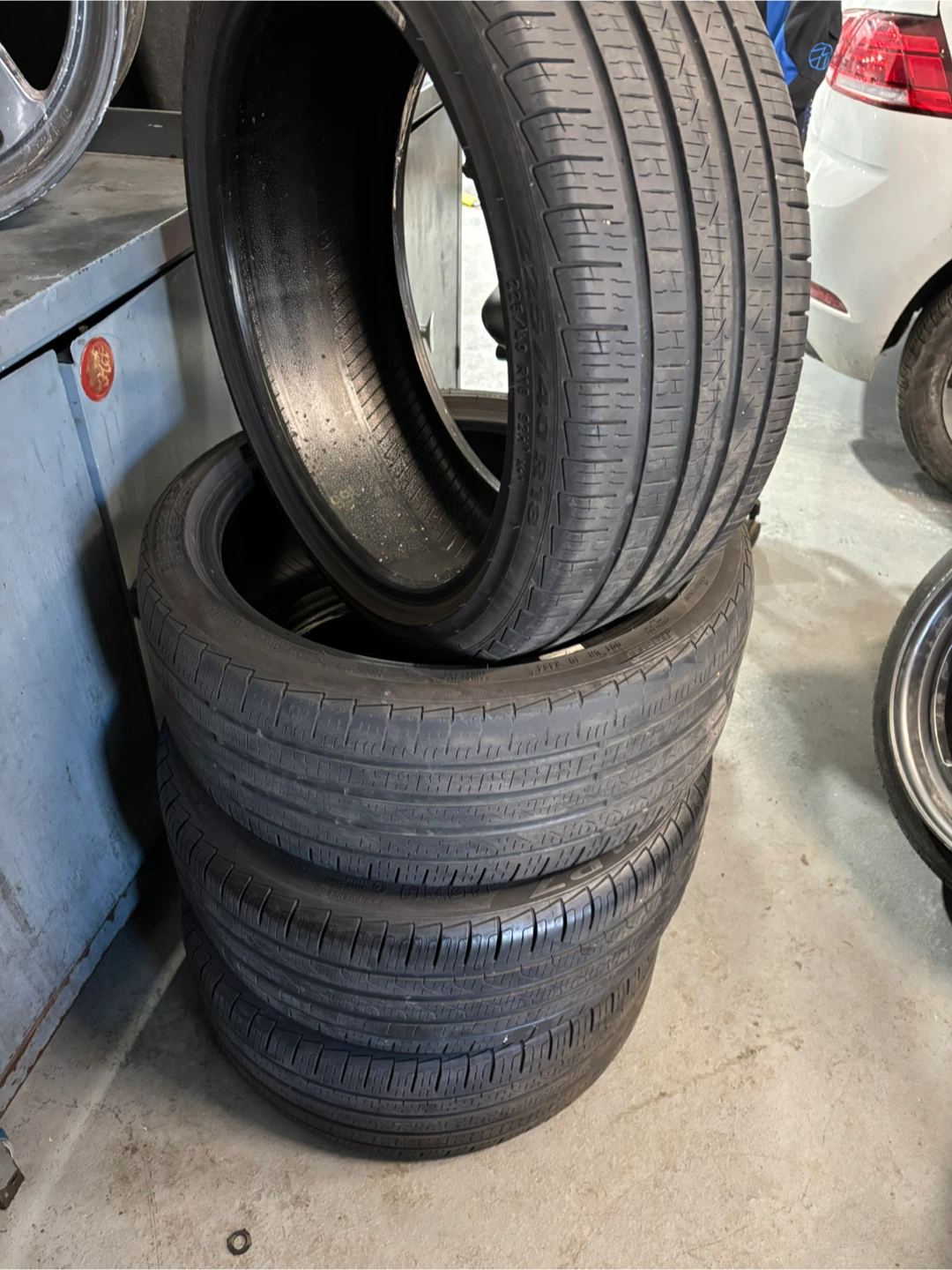 Set of Pirelli P Zero Tires 225/40R18 92H - photo 4