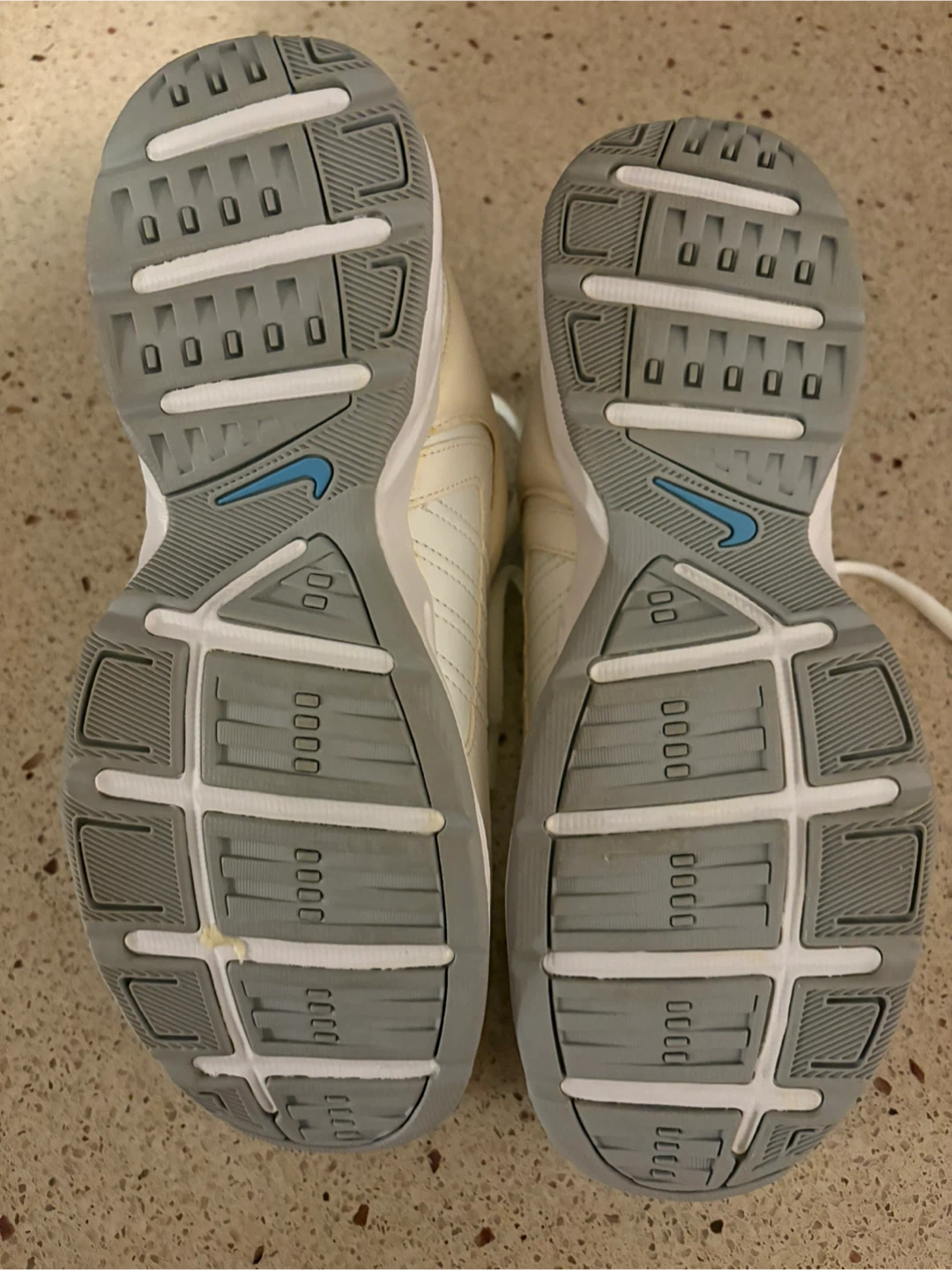Nike Women's White & Blue Running Shoes Size 7.5 - photo 4