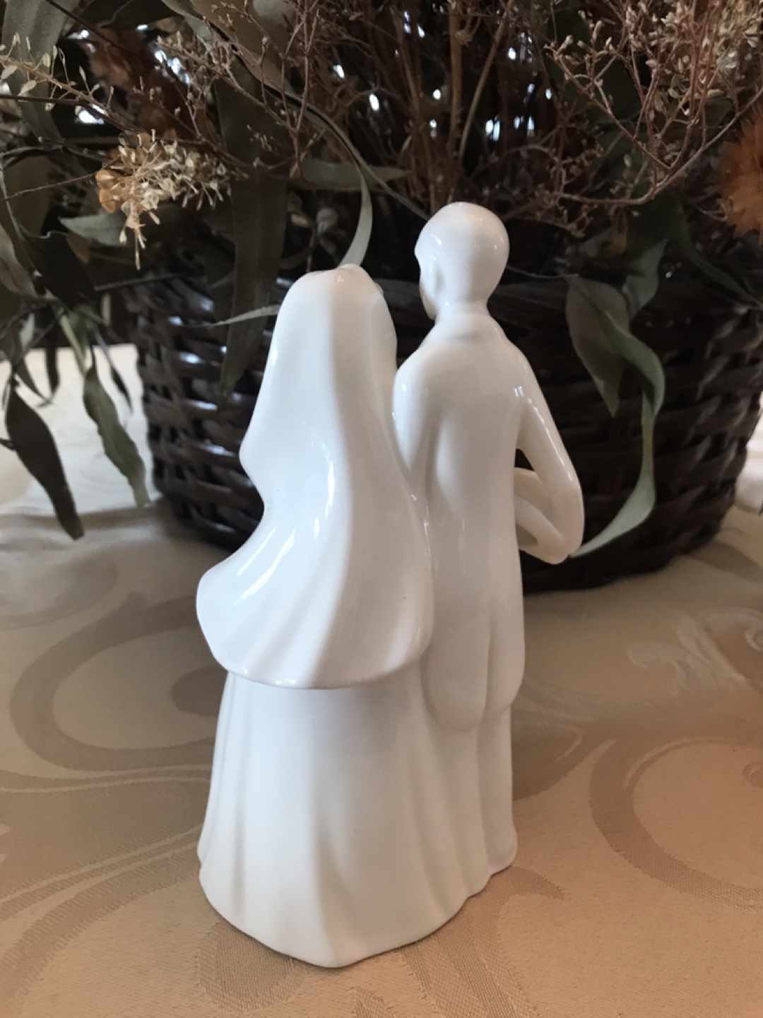 Royal Doulton Images Bride and Groom Figurine - photo 3