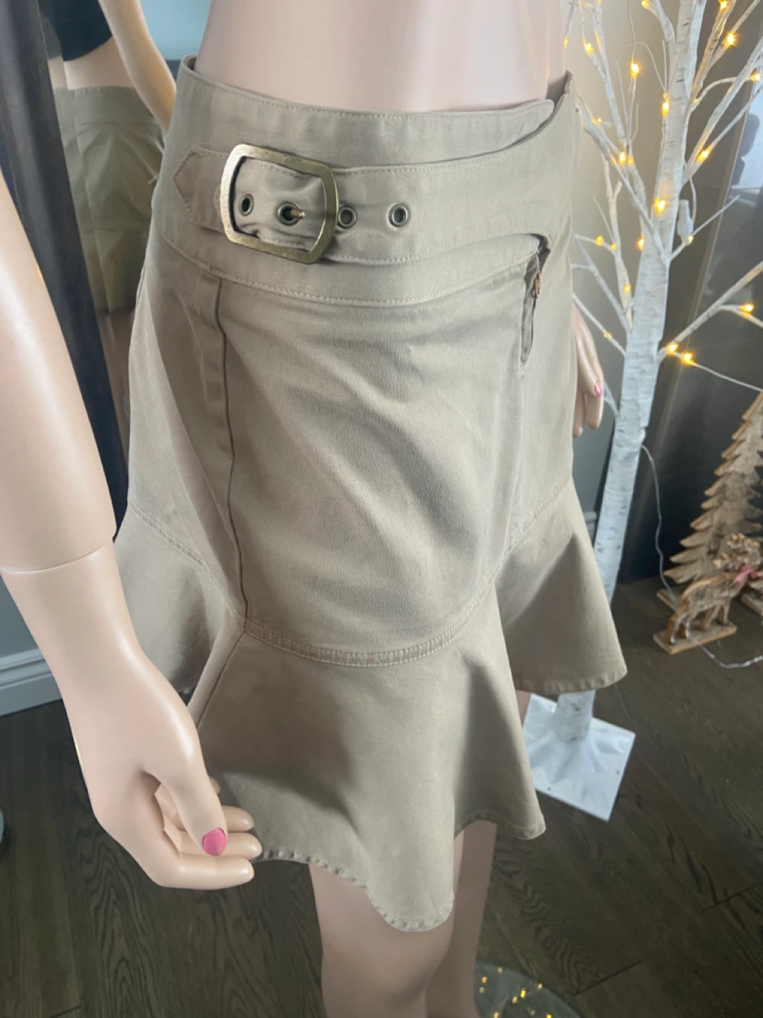 NWT: Tan McGinn Ruffle Hem Mini Skirt with Belt Detail 2 - photo 4