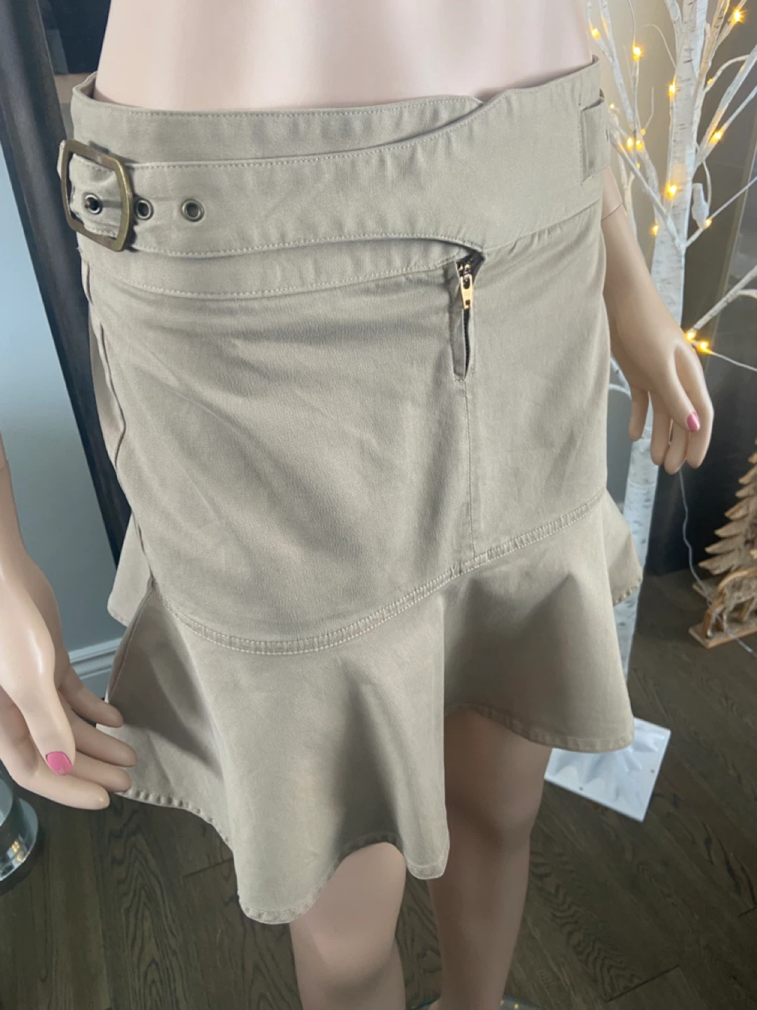 NWT: Tan McGinn Ruffle Hem Mini Skirt with Belt Detail 2 - photo 3