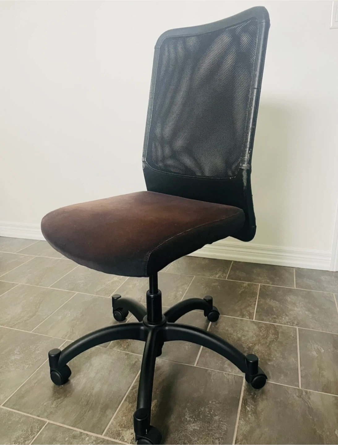Office Chair with Mesh Back