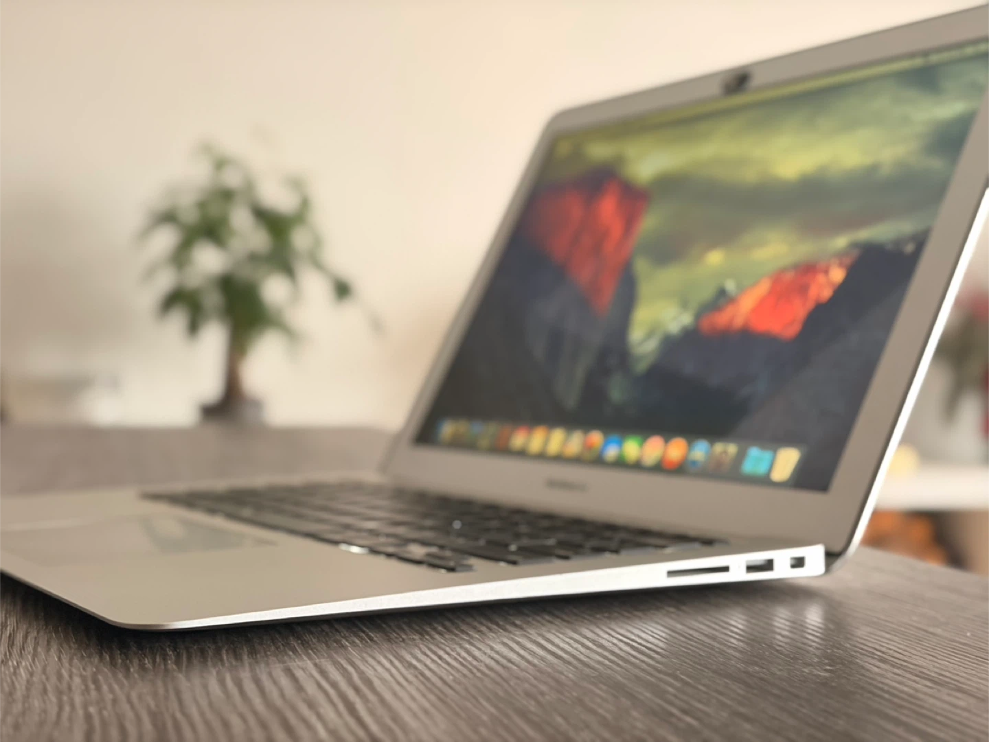 Apple MacBook Air (13-inch, Mid 2015, i5) - photo 3