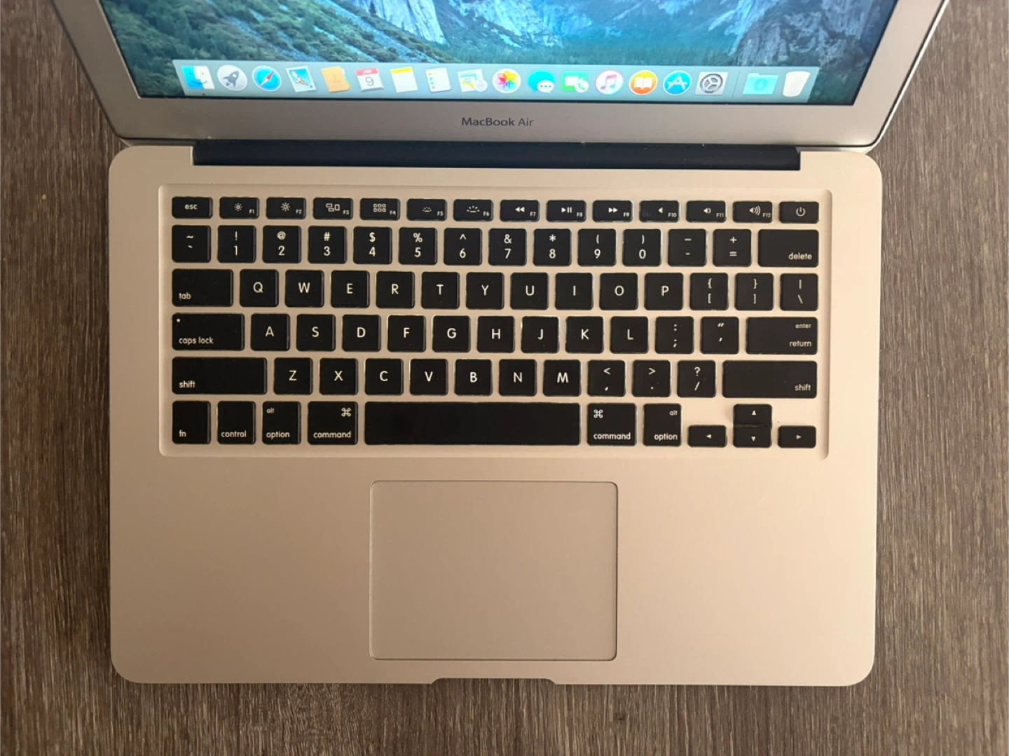 Apple MacBook Air (13-inch, Mid 2015, i5) - photo 2